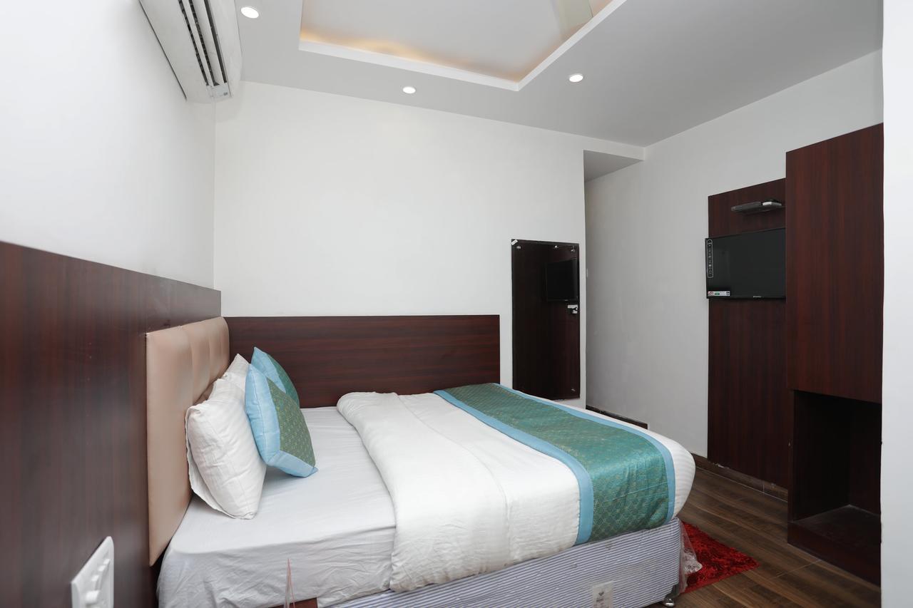Hotel Corner Point New Delhi Eksteriør bilde