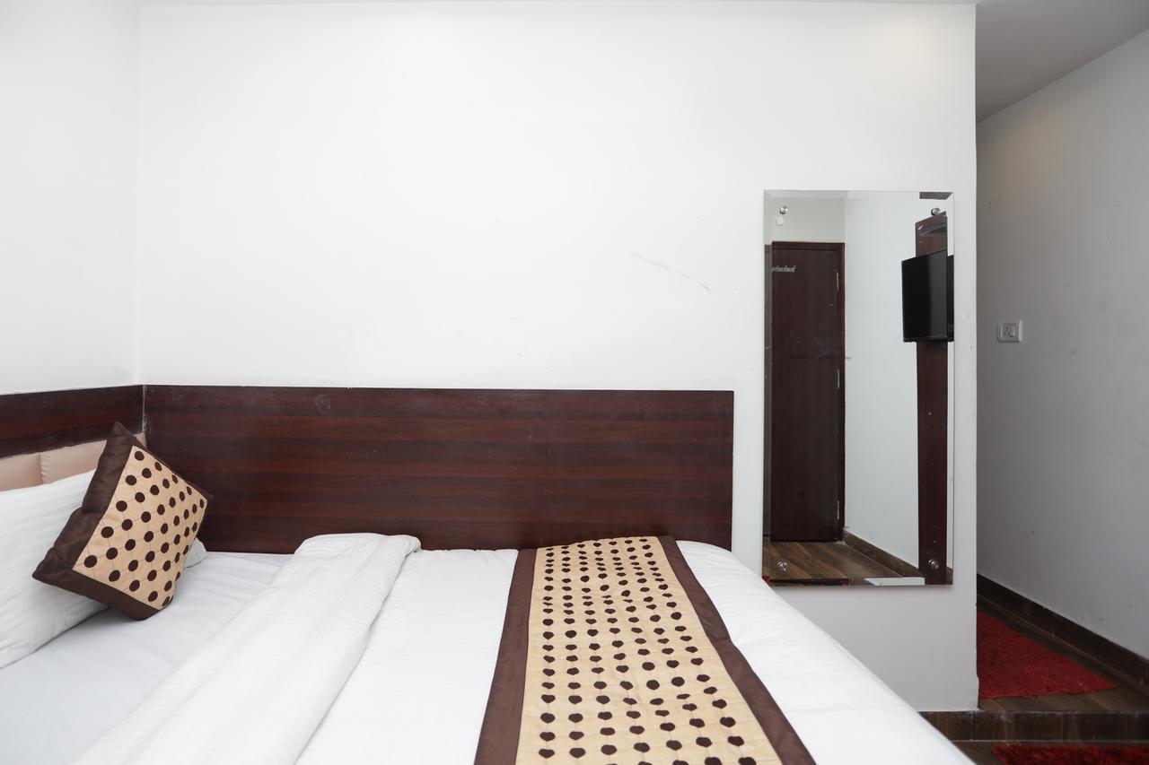 Hotel Corner Point New Delhi Eksteriør bilde
